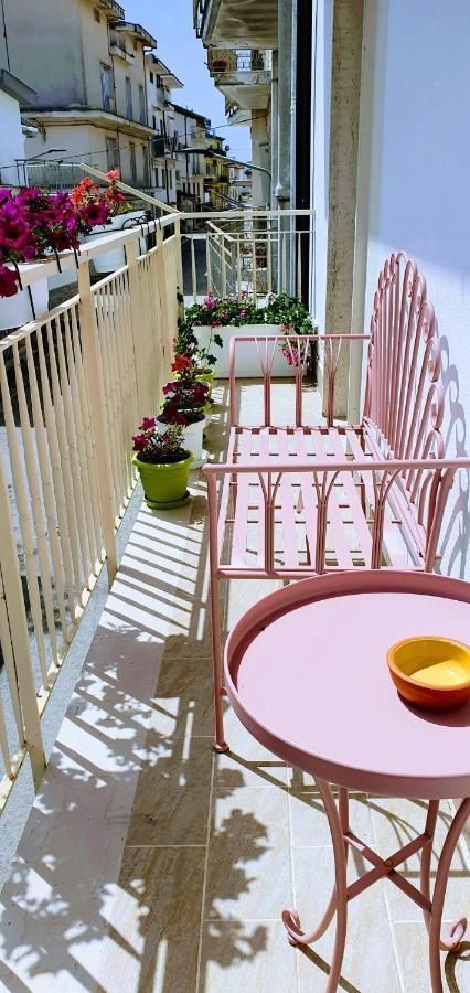 Angela'S Apartment. Elegant Two Bedroom House In Irsina Exterior photo